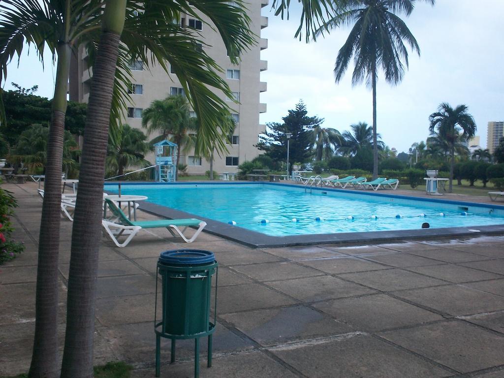 Turtle Towers Lägenhet Ocho Rios Exteriör bild